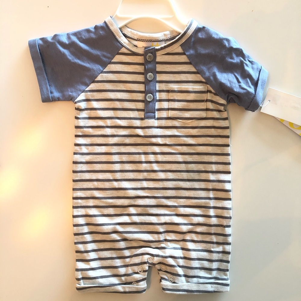 🆕 NWT Boys Blue Striped Short Sleeve Onesie